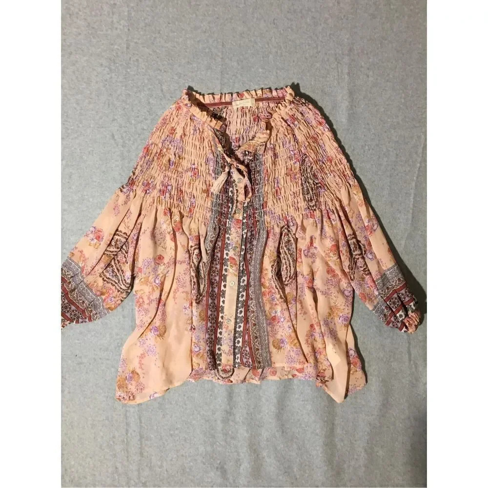 Womens Altar’d State Blouse Size Medium Light Pink Floral Shirred Stretchy Flowy